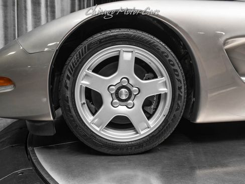 Used 1999 Chevrolet Corvette Coupe w/ Lighting Pkg RWD image 35