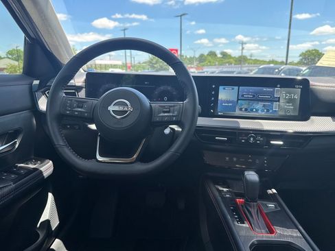 Used 2025 Nissan Kicks SR FWD image 23