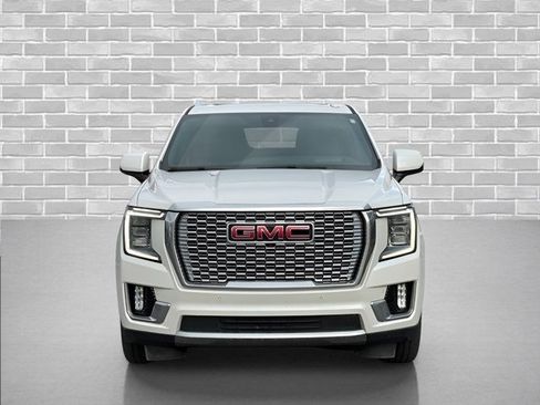 Used 2022 GMC Yukon Denali w/ Advanced Technology Package image 10