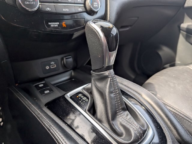 Used 2019 Nissan Rogue SL w/ Premium Package AWD/4WD image 22