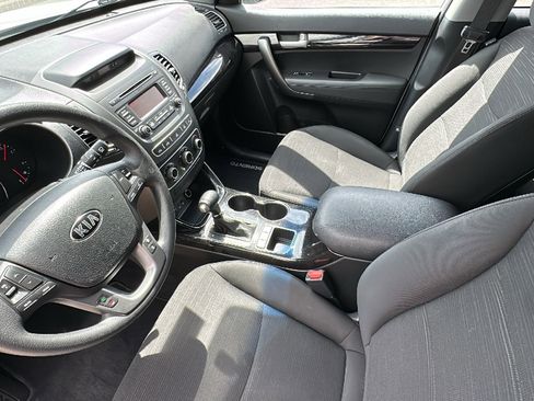 Used 2015 Kia Sorento LX image 21