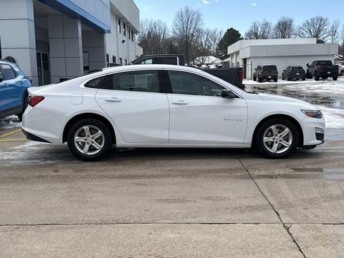 Used 2023 Chevrolet Malibu LS image 2