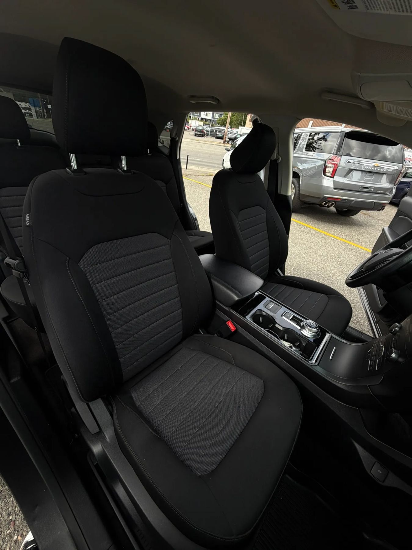 Used 2020 Ford Edge SE FWD image 26