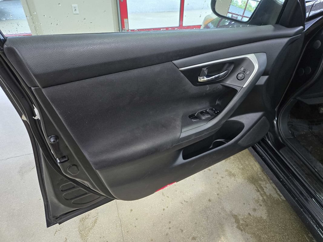 Used 2015 Nissan Altima 2.5 S w/ Power Driver Seat Package FWD image 11