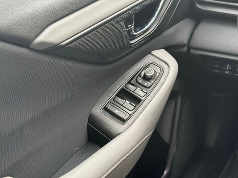 Used 2025 Subaru Outback Premium image 7