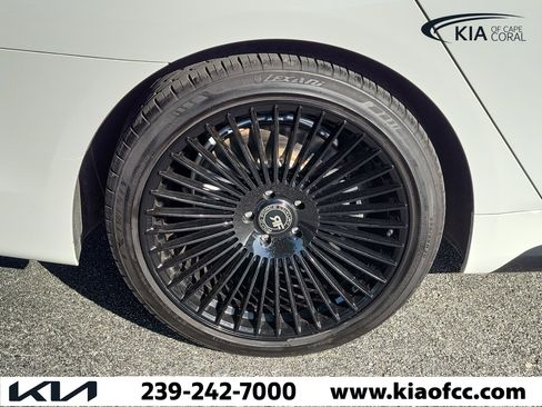 Used 2019 BMW 740i xDrive AWD/4WD image 9