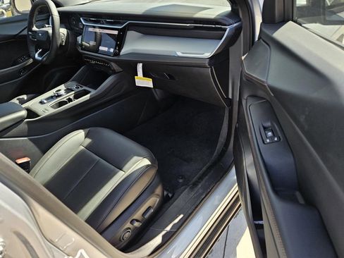 New 2026 Jeep Cherokee Limited image 8