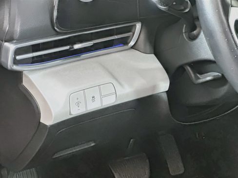 Used 2025 Hyundai Elantra Limited FWD image 17