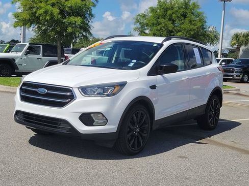 Used 2019 Ford Escape SE FWD image 3
