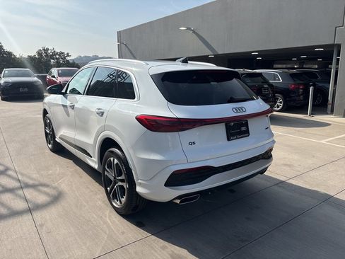 Used 2025 Audi Q5 Premium w/ Convenience Package image 8