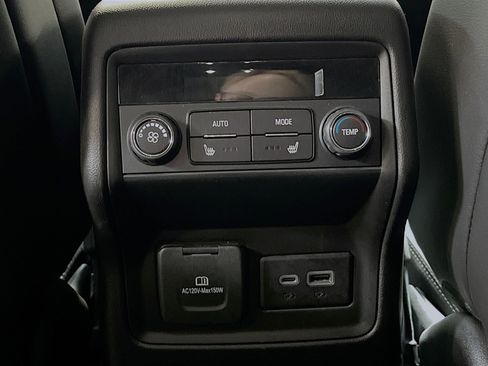 Used 2023 GMC Acadia Denali AWD/4WD image 26