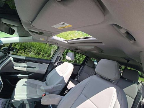 Used 2023 Honda Odyssey Touring image 9