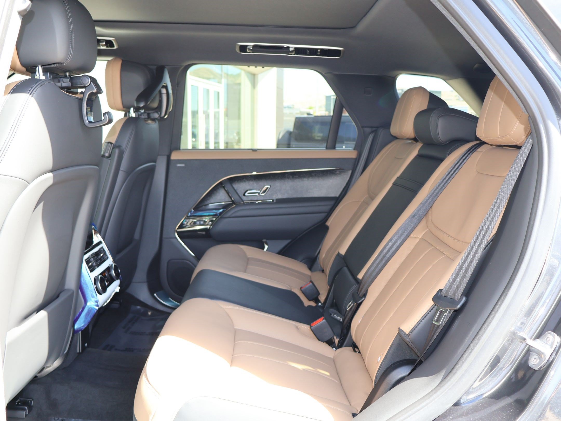 New 2026 Land Rover Range Rover Sport Dynamic SE AWD/4WD image 18