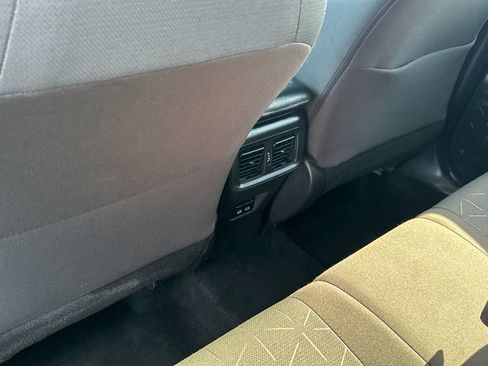 Used 2024 Toyota RAV4 XLE AWD/4WD image 36