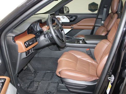 Used 2024 Lincoln Aviator Reserve w/ Equipment Group 201A image 23