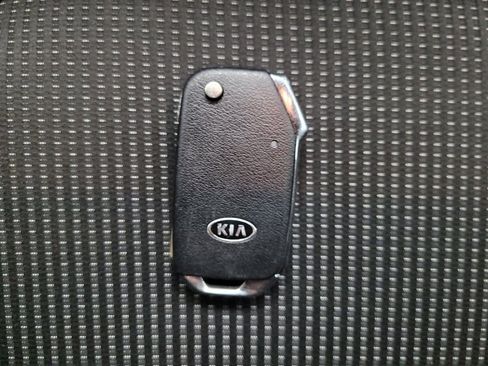 Used 2021 Kia Forte LXS FWD image 32