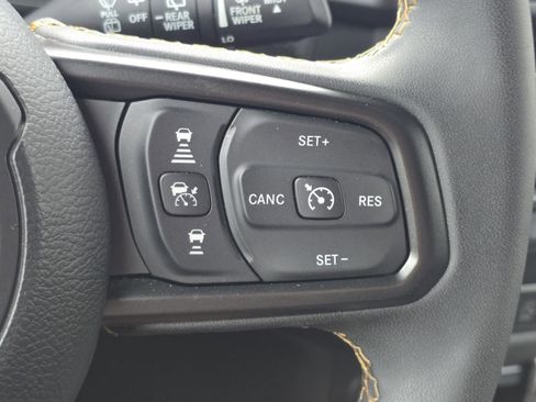 Used 2024 Jeep Wrangler Sport S image 27