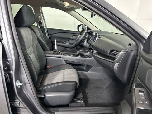 Certified 2026 Nissan Rogue SV image 28