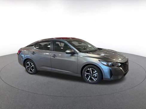Used 2025 Nissan Sentra SV image 2