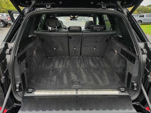 Used 2025 BMW X5 xDrive50e image 28