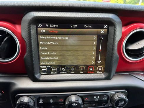Used 2022 Jeep Wrangler Unlimited Rubicon w/ Dual Top Group AWD/4WD image 81