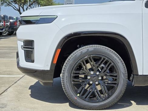 New 2026 Jeep Grand Wagoneer L Limited AWD/4WD image 5