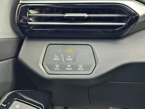 Used 2023 Volkswagen ID.4 Pro S image 33