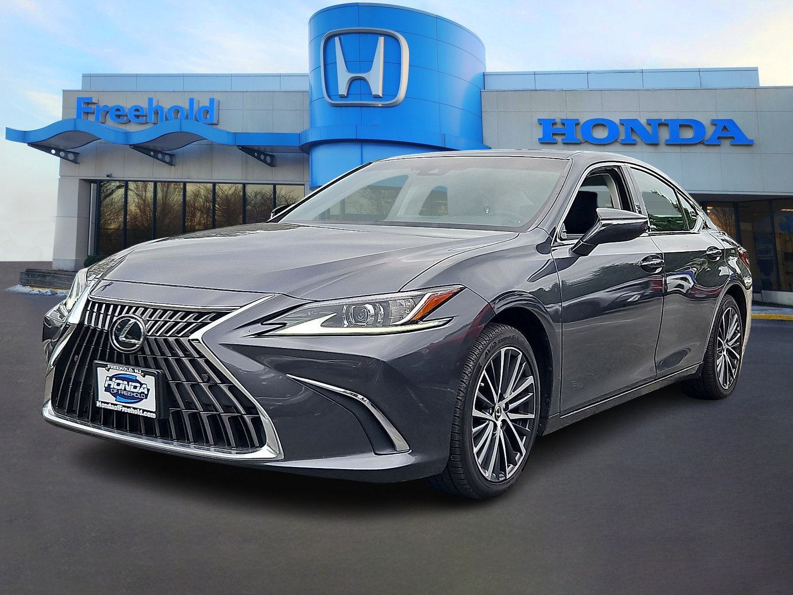 Used 2022 Lexus ES 350 w/ Premium Package FWD image 3