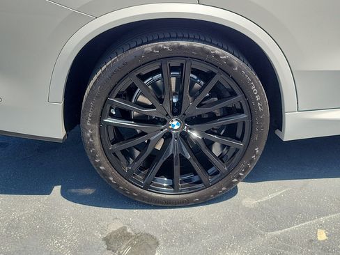 Used 2022 BMW X5 sDrive40i w/ M Sport Package RWD image 5