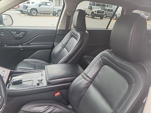 Used 2023 Lincoln Aviator Reserve image 9