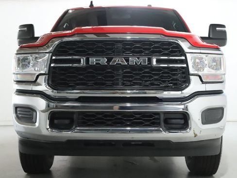 Used 2024 RAM 3500 Tradesman w/ Chrome Appearance Group AWD/4WD image 5