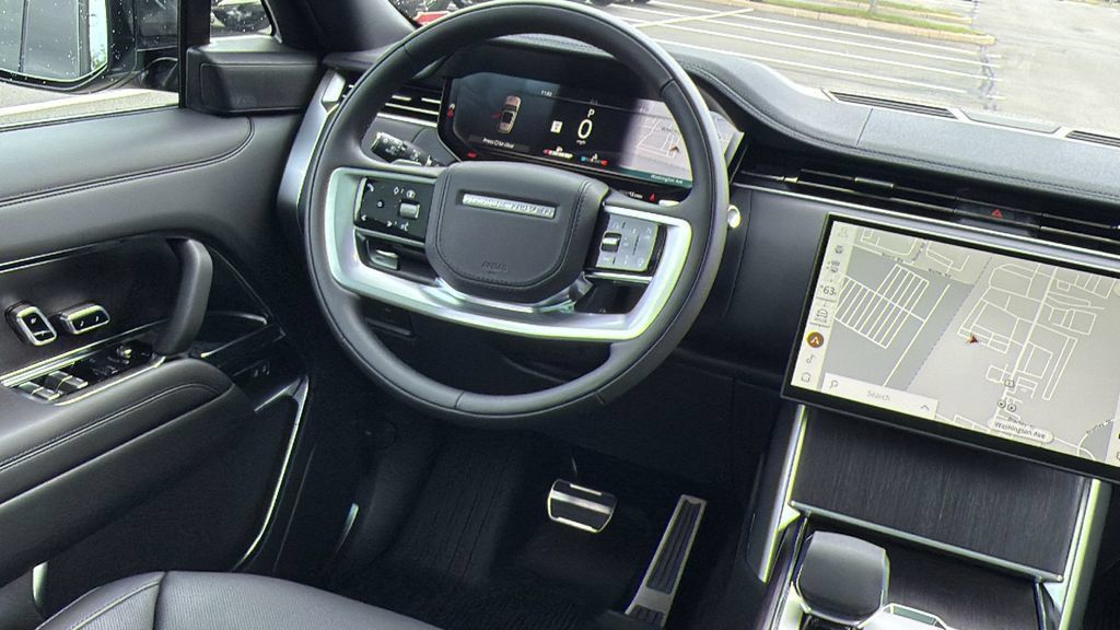 Used 2026 Land Rover Range Rover SE AWD/4WD image 25