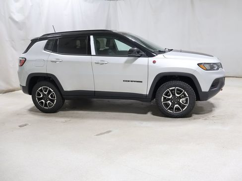 New 2026 Jeep Compass Trailhawk AWD/4WD image 7