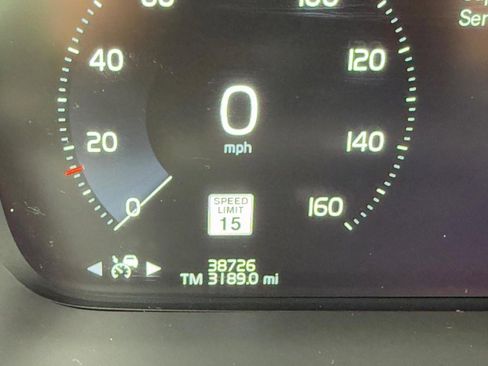 Certified 2022 Volvo XC90 T6 Momentum w/ Advanced Package image 21