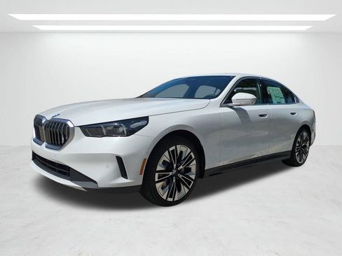 New 2027 BMW 530i xDrive w/ Premium Package AWD/4WD image 8