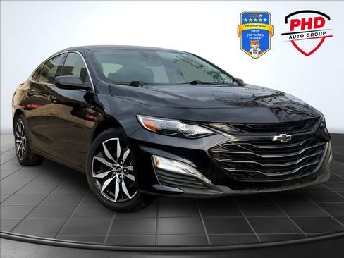 Used 2025 Chevrolet Malibu RS FWD image 1