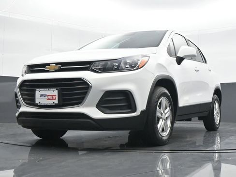 Used 2021 Chevrolet Trax LS w/ LPO, Cargo Package image 15