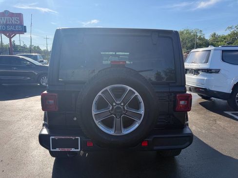 Used 2020 Jeep Wrangler Unlimited Sahara w/ Dual Top Group AWD/4WD image 6