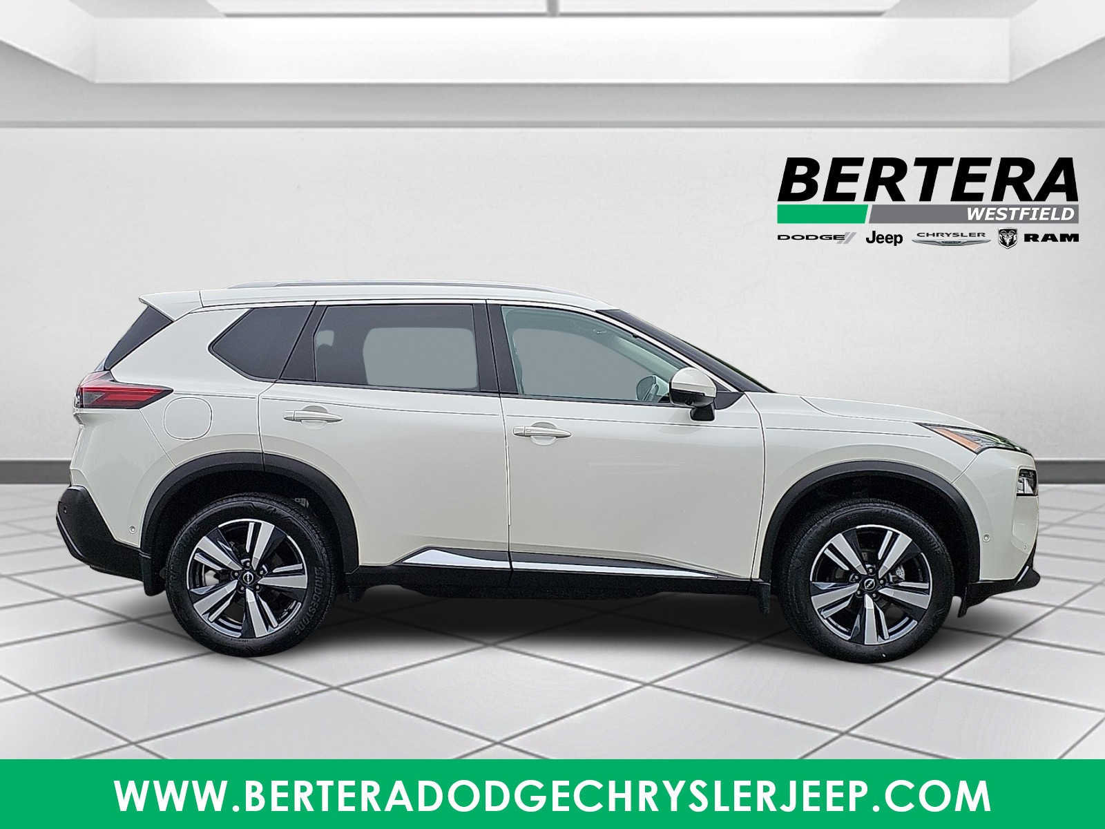 Used 2023 Nissan Rogue SL w/ SL Premium Package AWD/4WD image 7