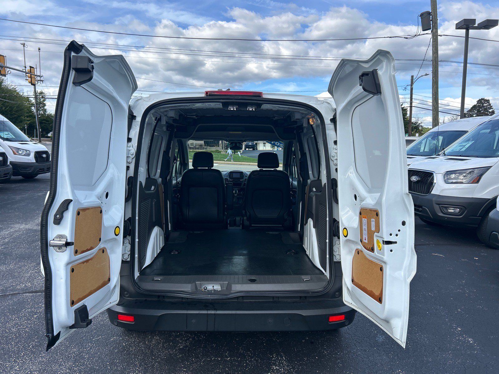 Used 2020 Ford Transit Connect XL FWD image 10