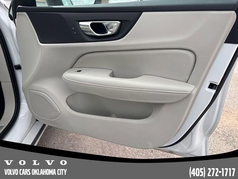 Certified 2025 Volvo S60 B5 Core image 22