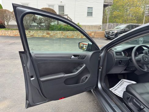 Used 2014 Volkswagen Jetta SE FWD image 15