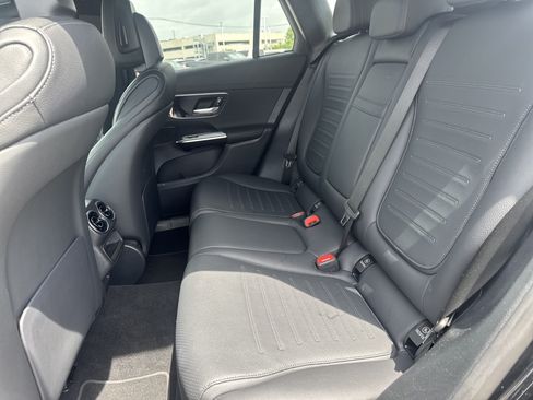 Used 2024 Mercedes-Benz GLC 300 image 7