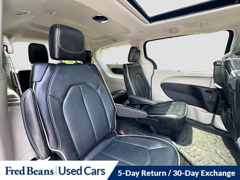 Used 2022 Chrysler Pacifica Limited w/ Uconnect Theater Family Group AWD/4WD image 38