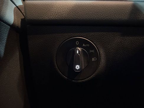 Used 2024 Volkswagen Taos SE image 14