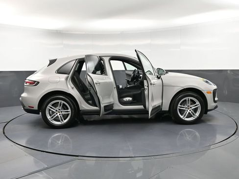 New 2026 Porsche Macan AWD/4WD image 35