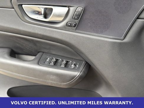 Certified 2024 Volvo XC60 B5 Plus w/ Protection Package Premier AWD/4WD image 27