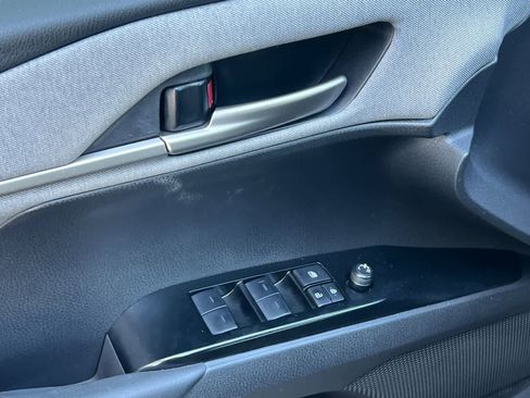 Used 2025 Toyota Camry LE w/ Convenience Package FWD image 15