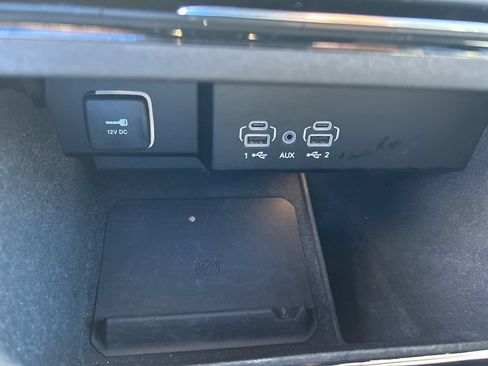 Used 2023 Jeep Wagoneer Series III w/ Preferred Equipment Group RWD image 38