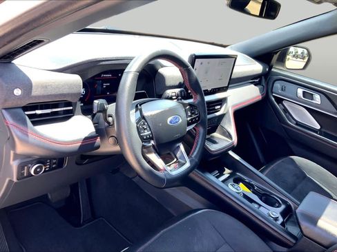 Used 2025 Ford Explorer ST AWD/4WD image 17